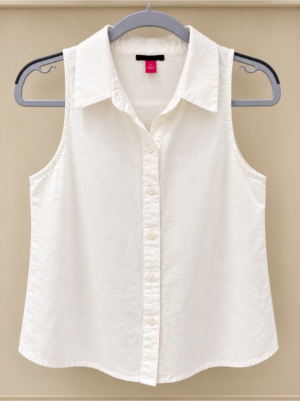 Vince Camuto Cream Sleeveless Button-Down Collared Top